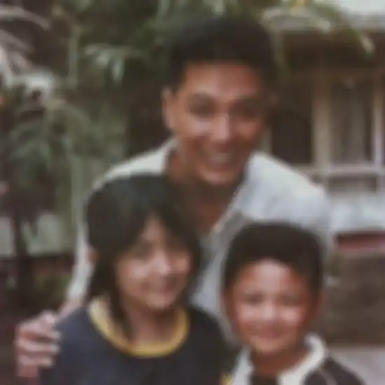 Putri sulung Nurul Arifin Maura Magnalia terlihat begitu sayang dengan adiknya, Melkior Mirari. Buktinya, dia unggah foto mesra mereka di Spanyol.