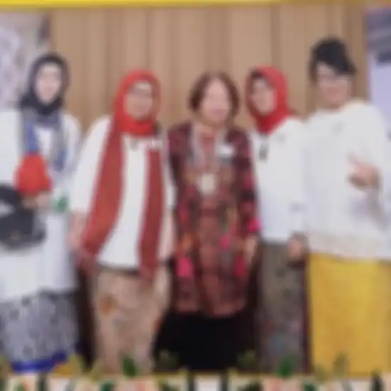 Adik almarhum Dono Warkop, Rani Toersila Soedijono (kedua dari kiri) meninggal dunia pada Sabtu (26/6/2021).