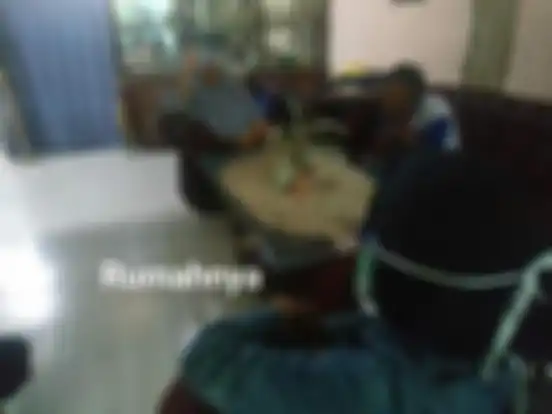 Dalam rumah Abah Tono 