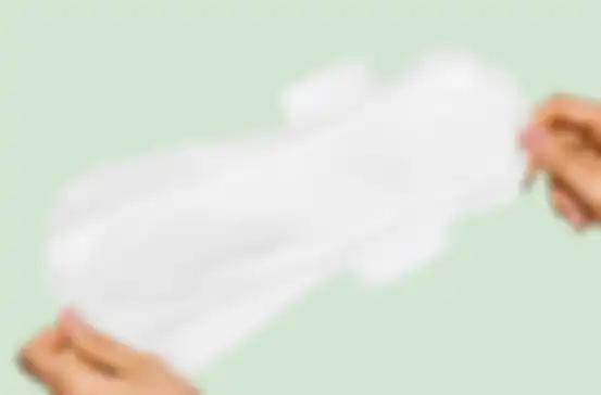 Overnight pad, pembalut panjang dengan wings yang bisa dipakai untuk mencegah darah menstruasi tembus di malam hari