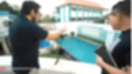 Luasnya kolam renang di rumah Anang dan Ashanty.