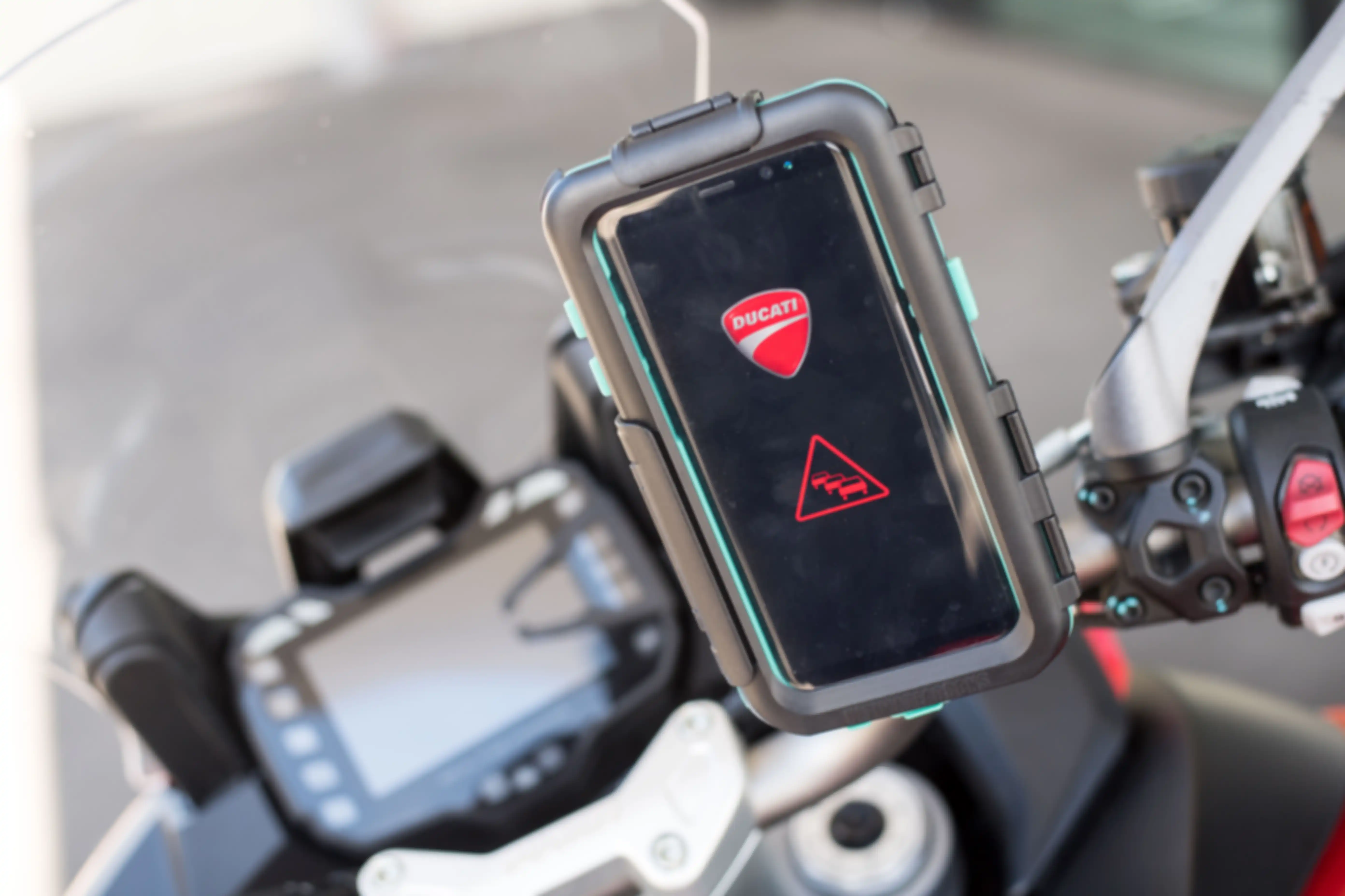 ConVeX (Connected Vehicle to Everything)