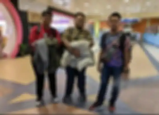 Shaifuddin dan Hasyemi (dua dari kiri)