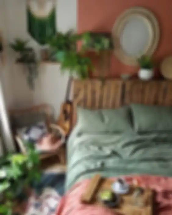 Dua Cara Hadirkan Gaya Boho di Kamar Warna Hijau Sage