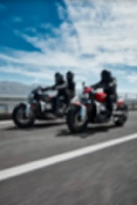 Triumph Rocket 3 GT dan Rocket 3R memiliki kapasitas mesin motor paling besar di dunia 