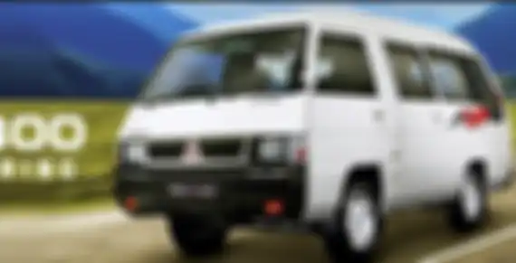 Mitsubishi L300 minibus