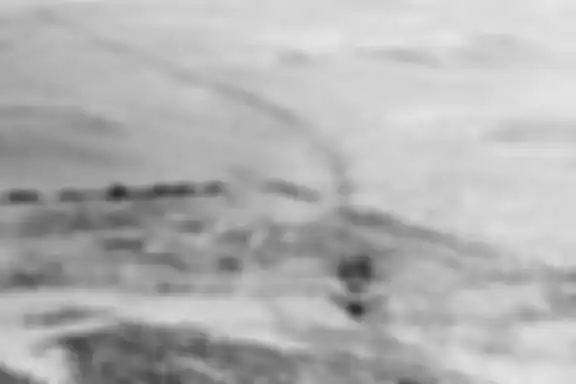 F-106, pesawat tempur pencegat, mendarat mulus tanpa pilot di ladang bersalju.