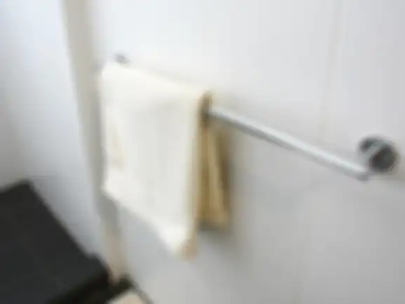 Rel Handuk untuk Kamar Mandi ala Hotel