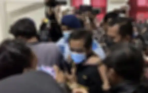 Begini respons polisi saat ditanya laptop Bechi anak kiai Jombang berisi ritual esek-esek. Foto terkininya ditelusuri. 