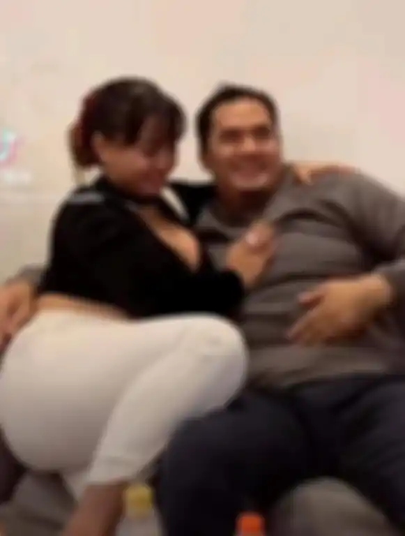 Saipul Jamil dihujat habis-habisan gegara pamer adegan intim bareng selebgram Lina Mukherjee di atas ranjang. Rajin salat tapi kumpul kebo.