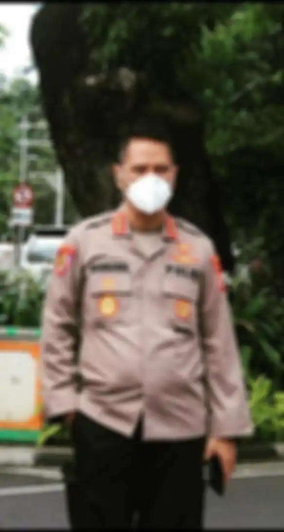 Walaupun sang kakak memiliki karir moncer di TNI, Bhirawa Braja Paksa memilih jalur sendiri di Polri. Ini foto adik Panglima TNi yang curi perhatian.