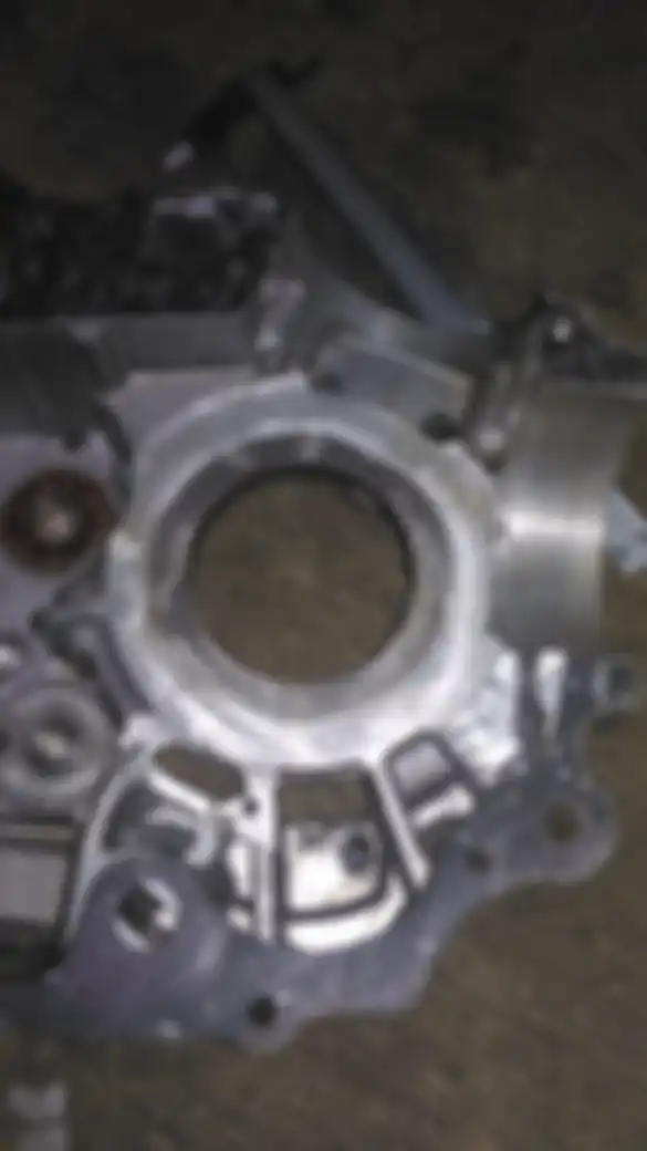 Lubang bearing disok besi supaya pas dengan laher Vario