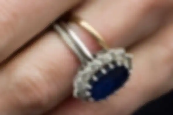 Cincin yang dikenakan Kate Middleton