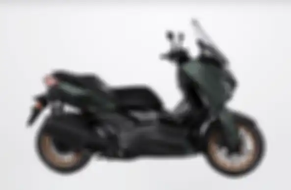Motor matik Yamaha XMAX dijual Rp 66 jutaan.