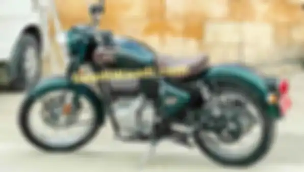 Spyshot Royal Enfield Classic 350 2021 pakai jok single seat