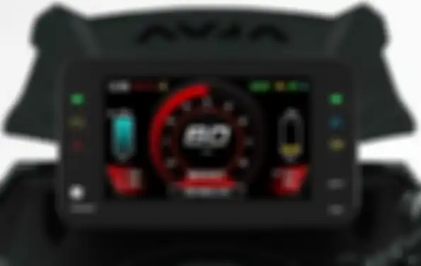 Motor listrik ini sudah dibekali LCD TFT 5 inchi adaptif dan charging port.