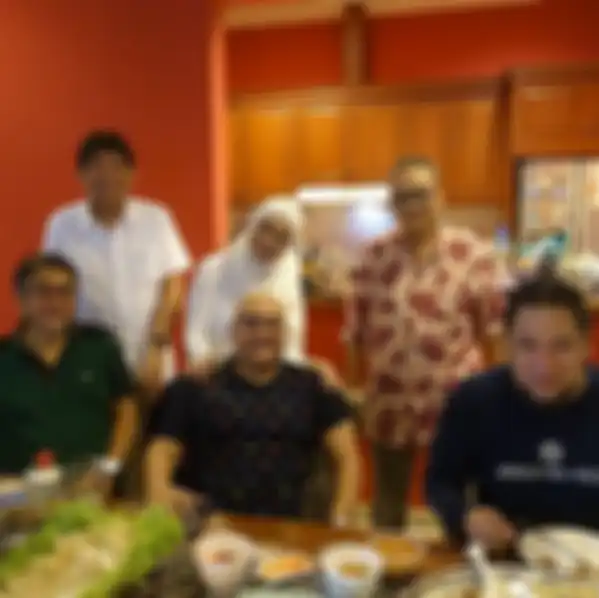 Unggahan ibu Maia Estianty bersama Irwan Mussry