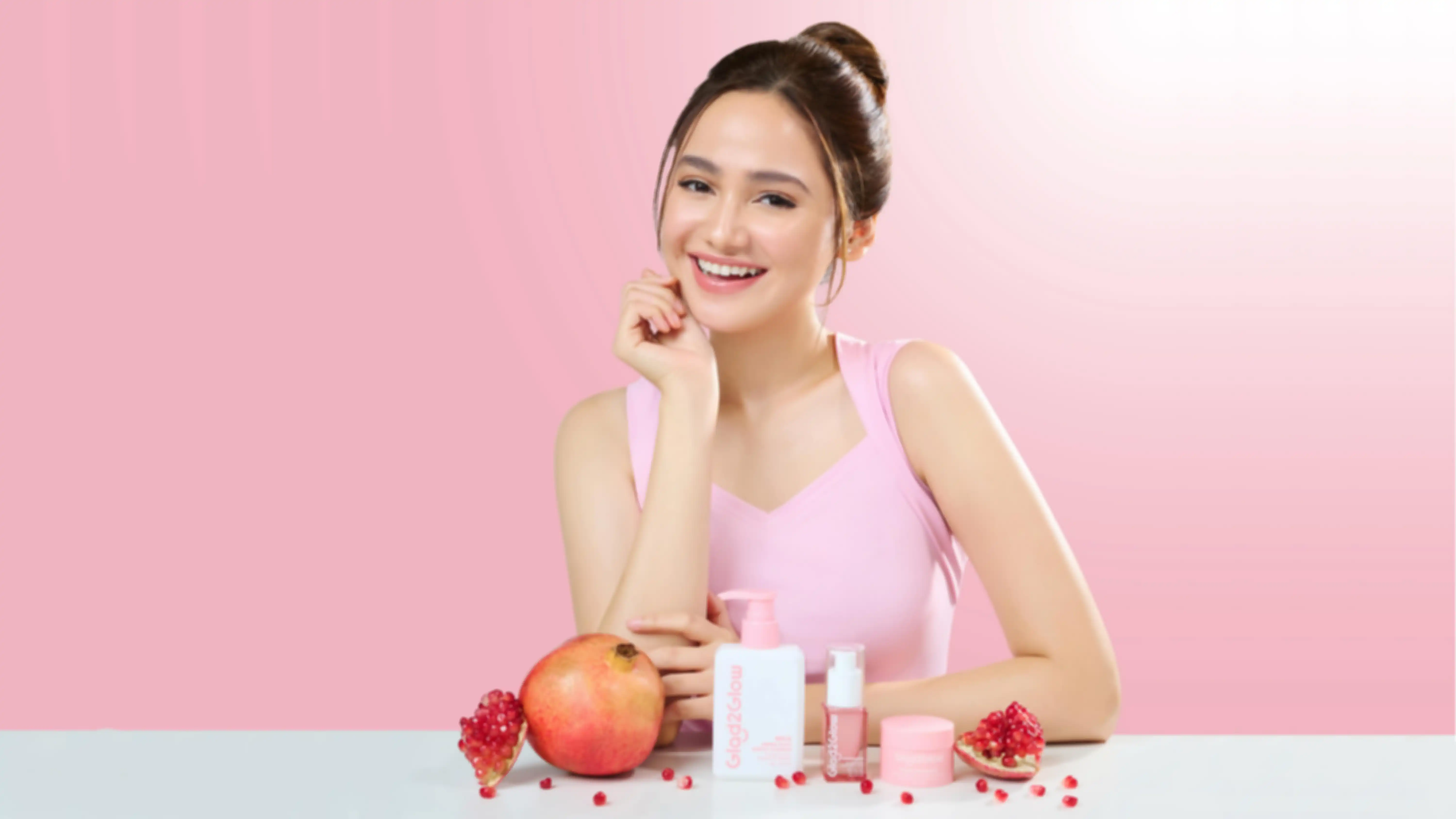 Glad2Glow Brightening Series dengan Syifa Hadju sebagai brand ambassador
