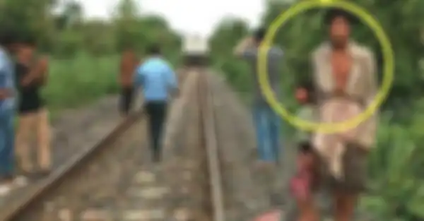 Ternyata mereka sedang menyelamatkan kereta tersebut.