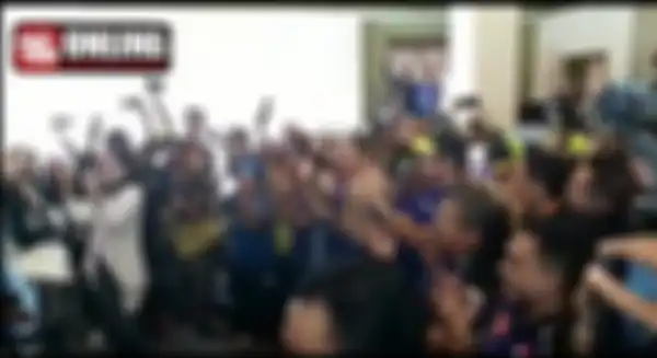 Valentino Rossi dan Maverick Vinales goyang ubur-ubur bersama para fans di Jakarta (4/2/2020)