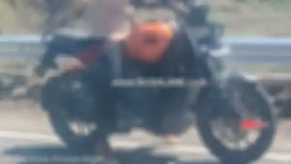 Yamaha FZ-X yang tertangkap kamera sedang diuji di India.