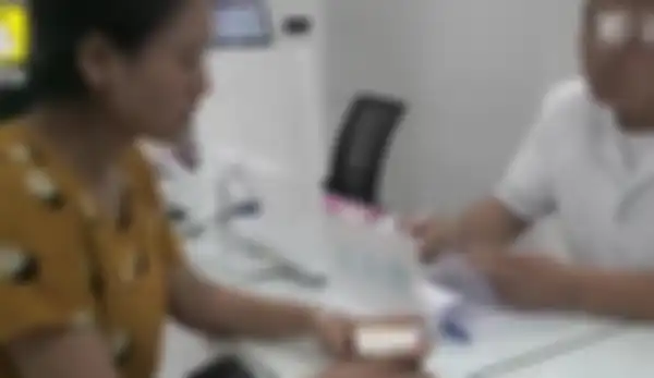 Ibunya kemudian menjelaskan mengapa anaknya membeli obat tersebut.