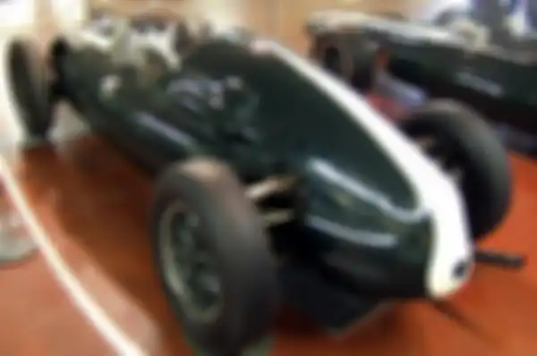 Mobil Cooper 500
