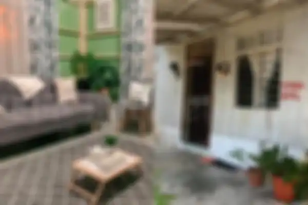 Siapapun Tertipu Melihatnya, Dari Luar Terlihat Kumuh Rumah Kayu ini Justru Punya Interior Layaknya Hunian Mewah