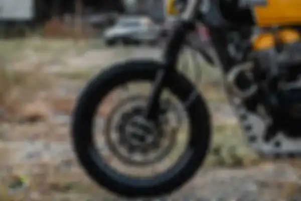 Sudah mengadopsi ban dual purpose dan sepatbor ala scrambler.