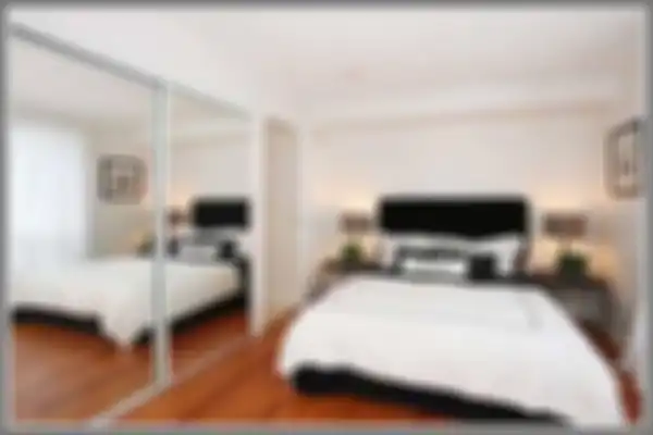 Begini posisi cermin di kamar tidur yang bawa hoki terus. Salah pasang nasib bisa jadi buruk. Aturan feng shui mengurainya. 