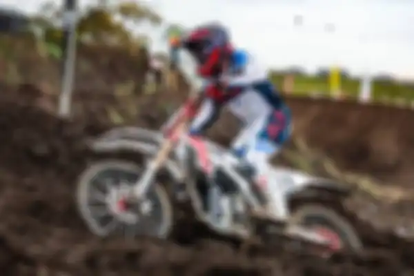 Motor trail listrik Honda CR Electric Proto dipakai di kejuaraan motocross.