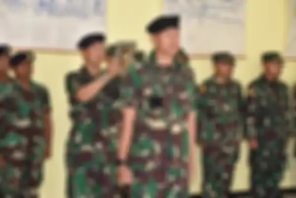 Komandan KRI Nanggala-402 Letkol Laut (P) Heri Oktavian, M.Sc. saat disumpah dengan Alquran ketika mengemban tugas sebagai Komandan Sekolah Kapal Selam Kodiklatal. 
