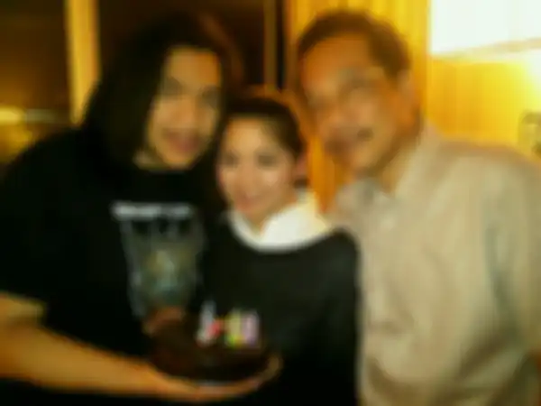 Vina Panduwinata dan keluarga