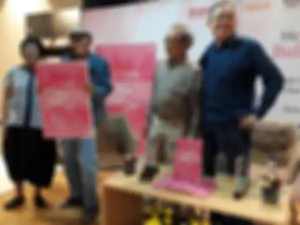 Sapardi Djoko Damono saat dijumpai Grid.ID di sela-sela launching buku Hujan Bulan Juni Versi Mandarin di Gramedia Central Park, Jakarta Barat, Rabu (1/11/2017).