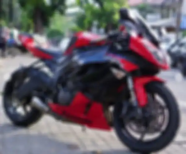 Kawasaki ZX-6R yang disewakan di Riple, syarat sewa moge ternyata cuma perlu dua hal saja