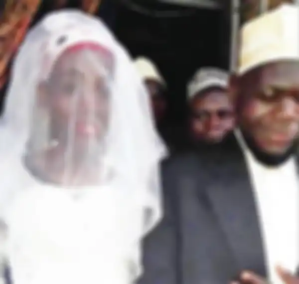 Foto pernikahan Sheikh Mohammed Mutumba (27) dan istrinya, Swabullah Nabukeer.