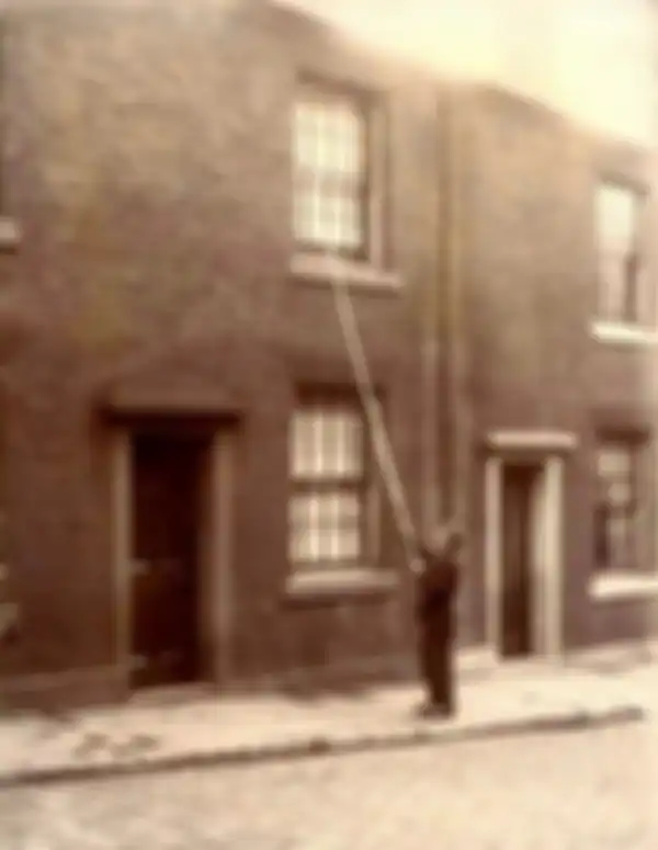 Knocker-upper