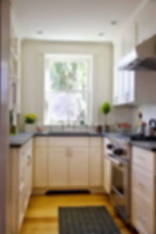 Jangan cuma mengejar foto cantik demi konten media sosial. Begini 6 cara memilih kabinet dapur biar istri makin happy.