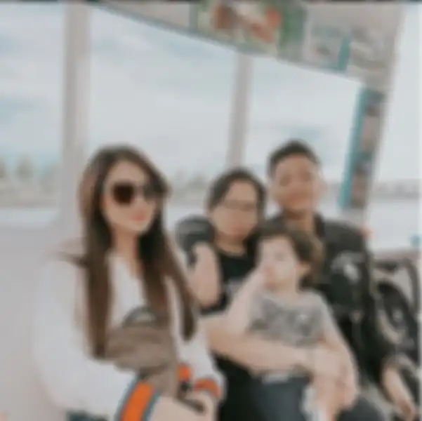 Uteng bersama dengan Aurel, Azriel, dan Arsya