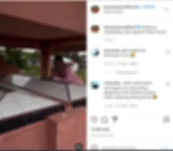 Hotman Paris menangis di atas pusara makam orang tuanya