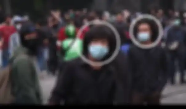 Tangkapan video investigasi Narasi TV yang menjelaskan kelompok yang diduga pelaku pembakaran Halte Transjakarta Sarinah saat demo UU Cipta Kerja, Kamis (8/10/2020). 
