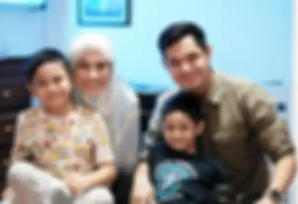 Keluarga Dude Harlino dan Alyssa Soebandono