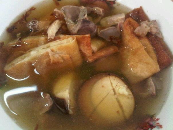 Simak ulasan 5 foto tempat wisata kuliner legendaris di Solo Jawa Tengah. Tentu, datang ke sini dijamin bisa sarapan enak. 