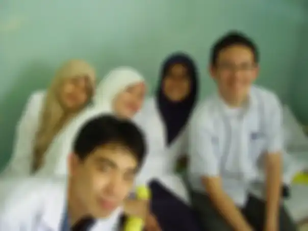 Fatimah saidah bersama teman-teman FKUI 