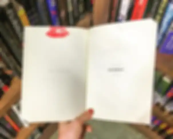 Temuan unik dan tak terduga dalam buku bekas