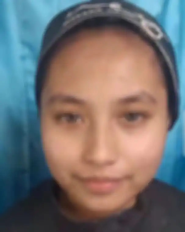 Foto wajah istri baru Steno Ricardo jadi bulan-bulanan netizen. Mawar AFI ungkap chat anaknya tak pernah dibalas oleh ayah dan ibu barunya.