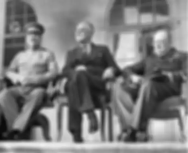 'Tiga besar' pemimpin penting planet ini selama Perang Dunia II, yaitu: Joseph Stalin, Presiden AS FD Roosevelt, Winston Churchill, dalam Konferensi Teheran