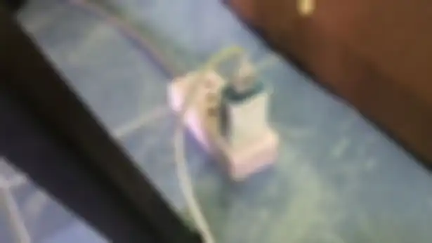 Pria di Thailand Tewas Tersengat Listrik Saat Gunakan Headset pada Ponsel yang Sedang Dicharger