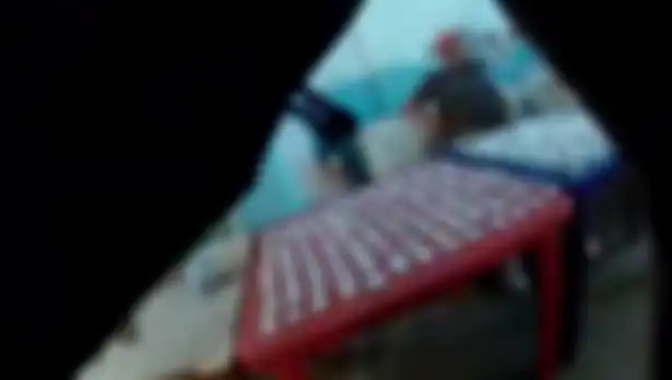 Di dalam penjara mereka bisa membuka kios dan menjual narkoba.