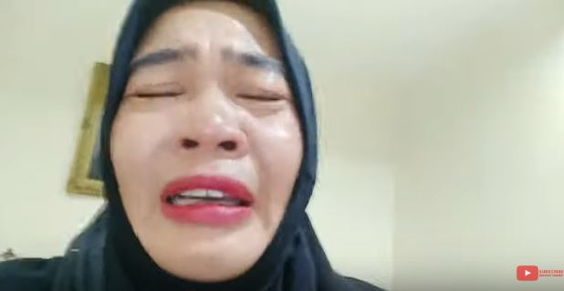 Ningsih Tinampi mengaku diserang dukun santet se-Indonesia.